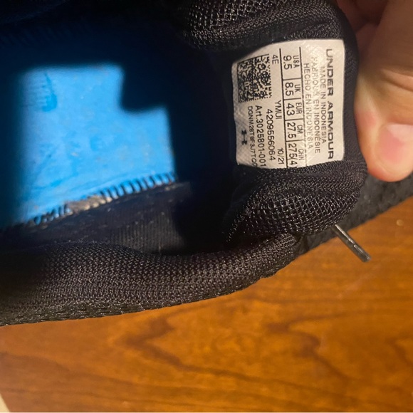 Under Armour shoes - Picture 9 of 9